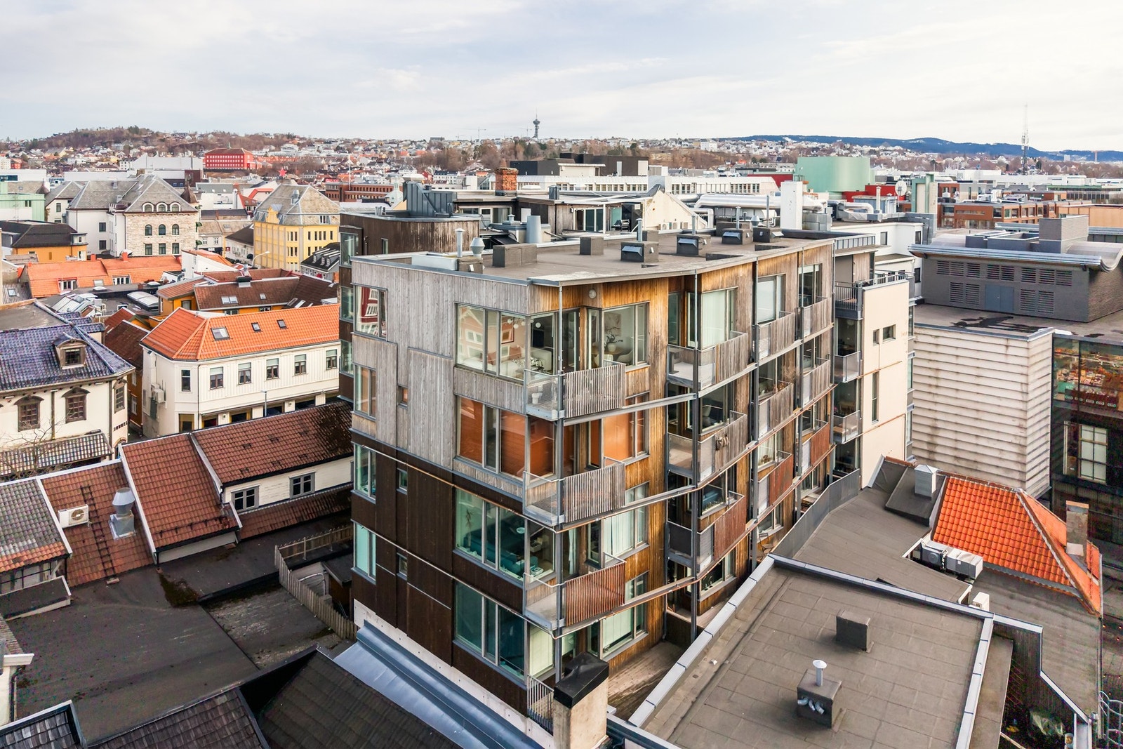 Moderne leilighetskompleks fra 2005, midt i sentrum av Trondheim. Her bor man med alle servicetjenester lett tilgjengelig. Galleribilde