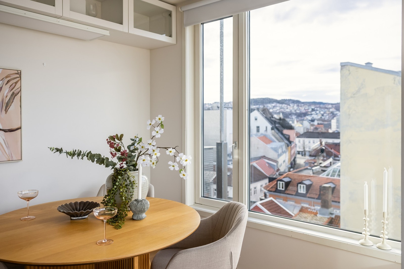 Leiligheten ligger vendt bort fra de travleste gatene. Galleribilde