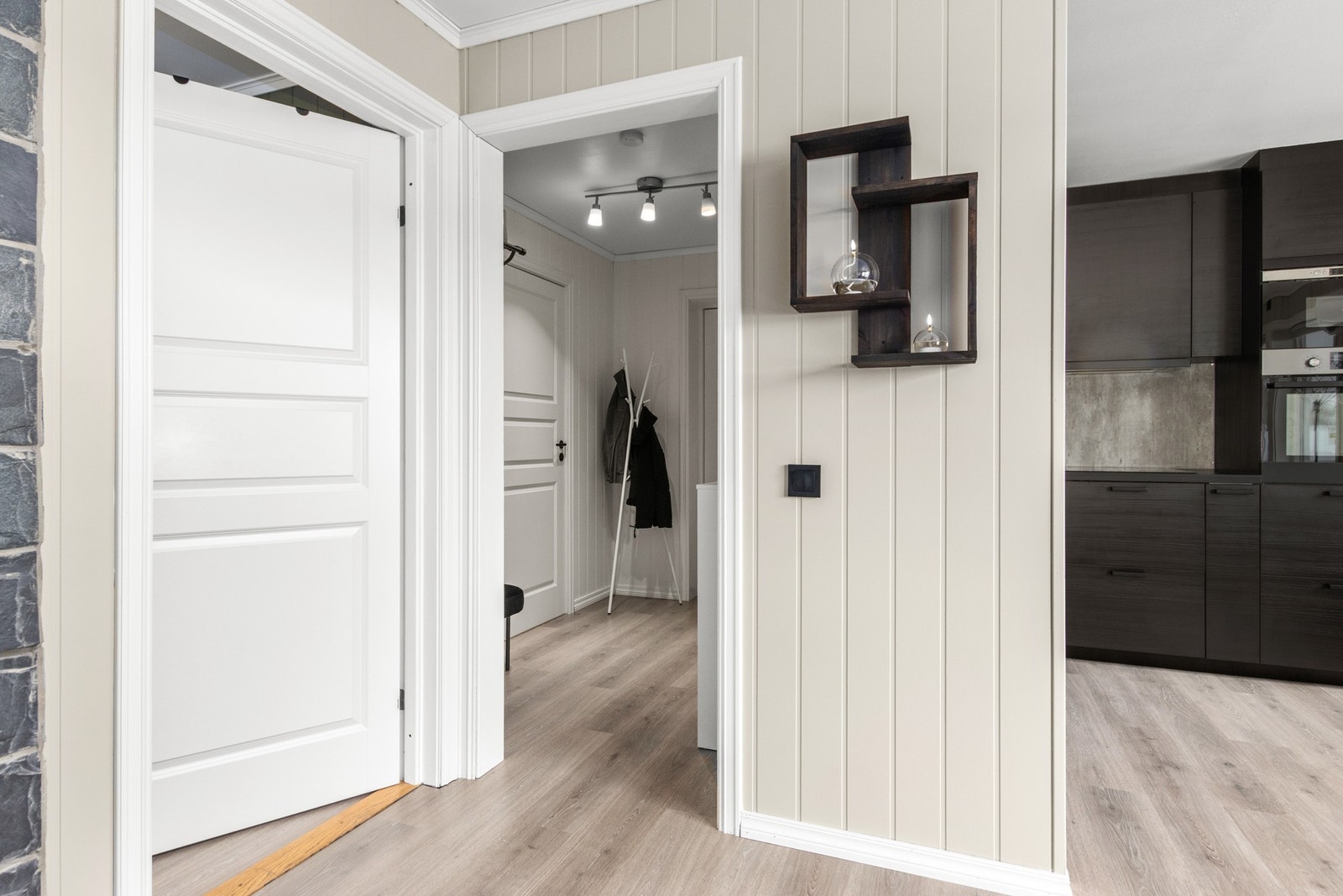 Oversiktlig planløsning over 48 m². Galleribilde