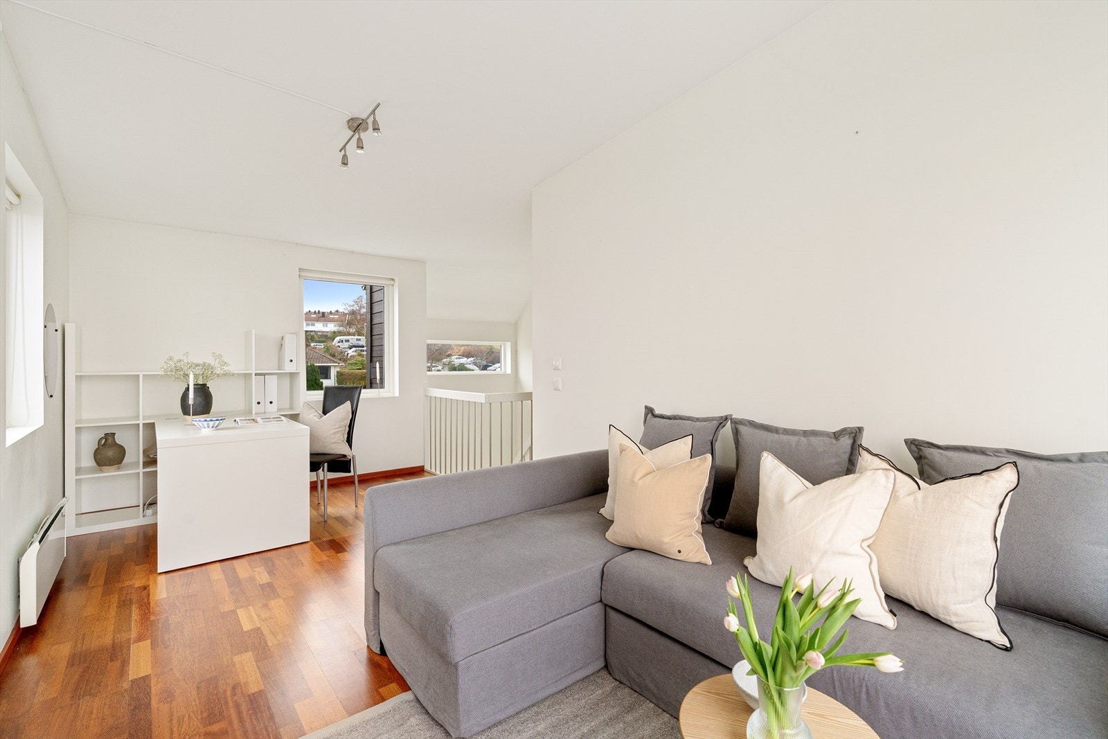 Herlig og åpen planløsning med flere møbleringsmuligheter Galleribilde