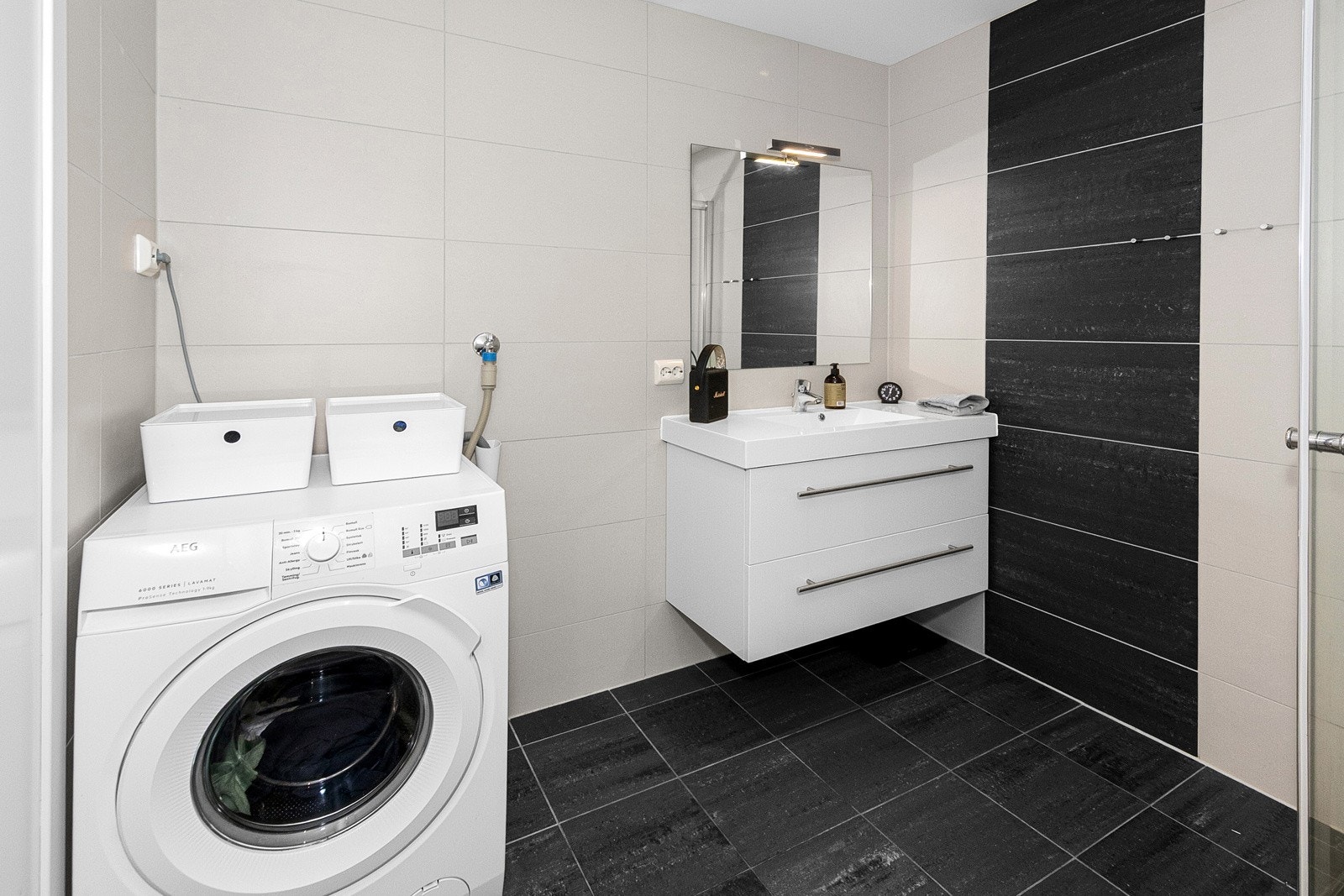 Kjøkkenet er pent og oppgradert Galleribilde