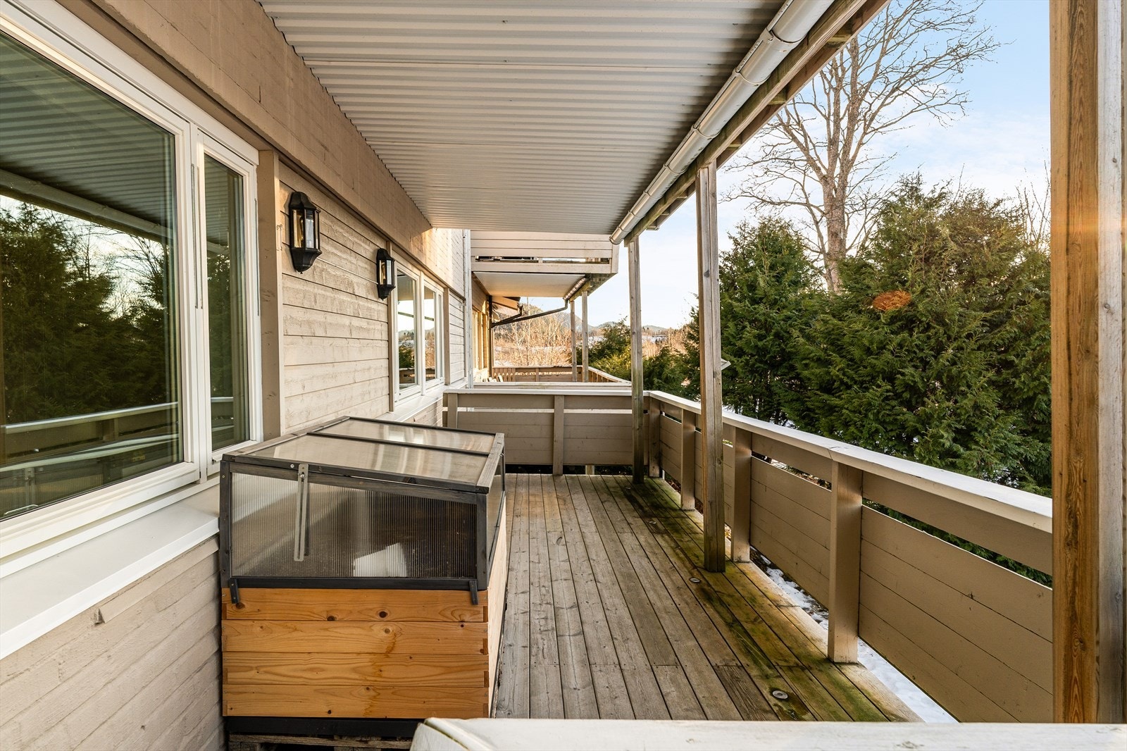 Balkongen er vendt mot vest og har fantastisk utsikt. Galleribilde