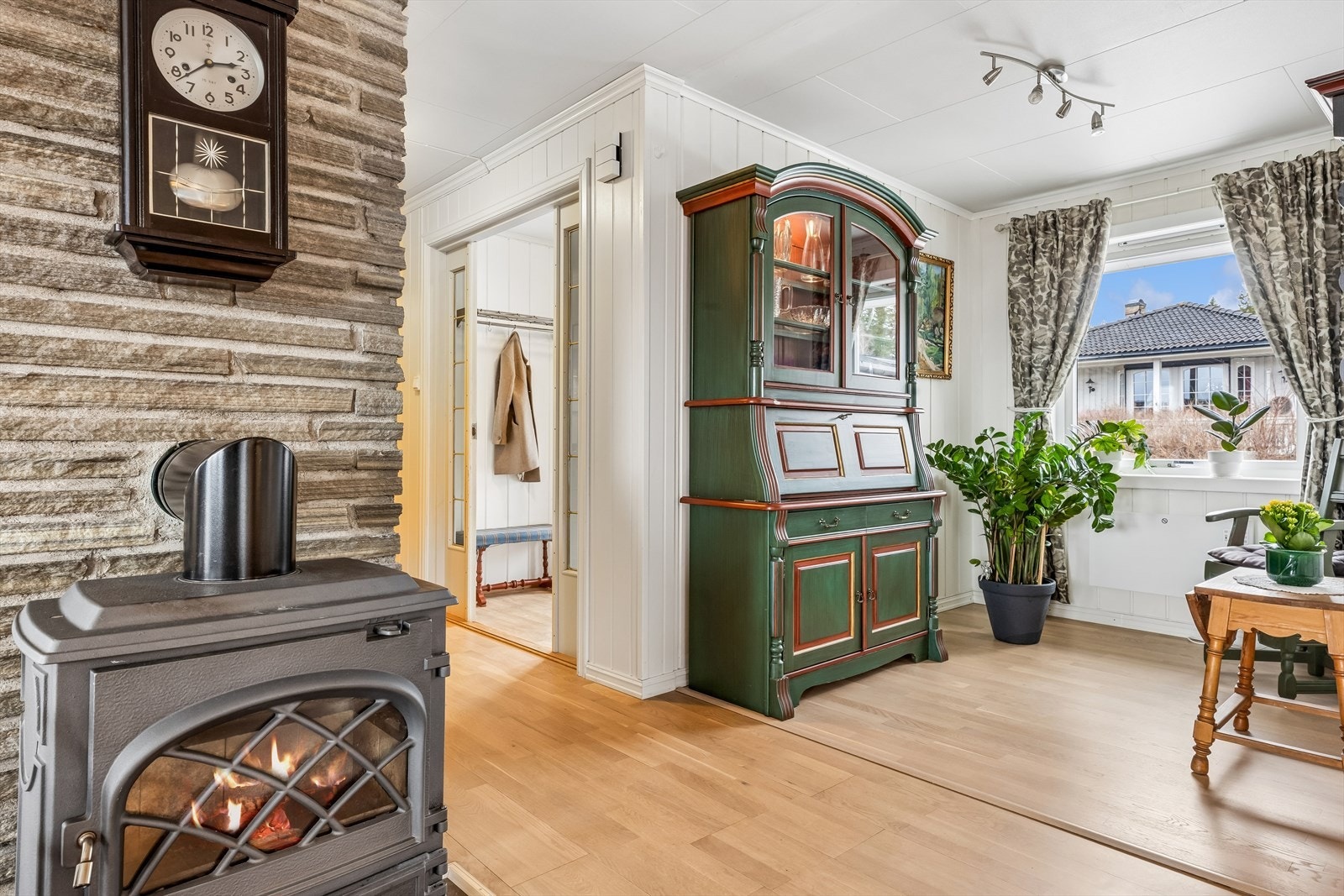 Det er lagt gulv over opprinnelig trapperom ned til kjelleren. Galleribilde