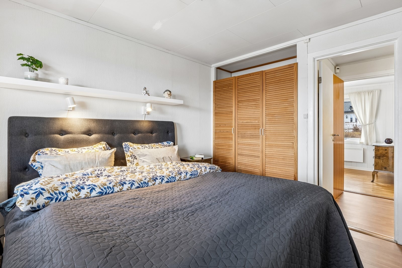 Boligen har totalt 5 soverom, som gir mange muligheter for en stor familie. Galleribilde