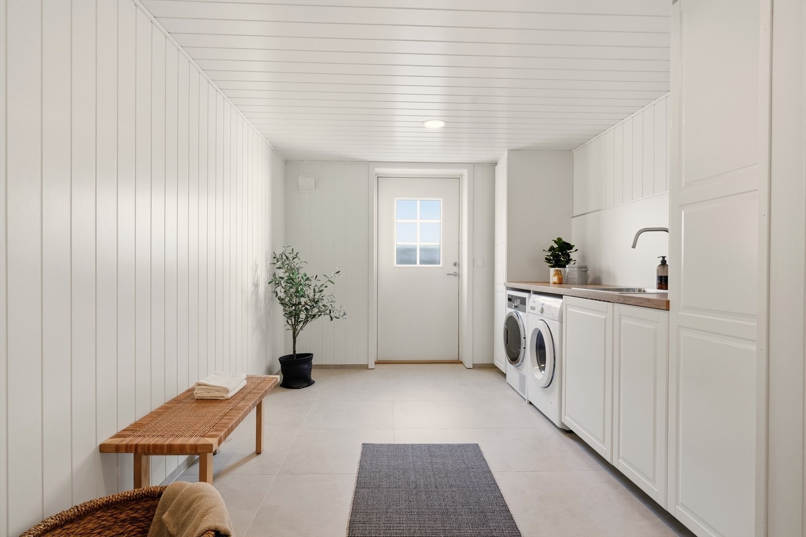 Romslig vaskerom Galleribilde