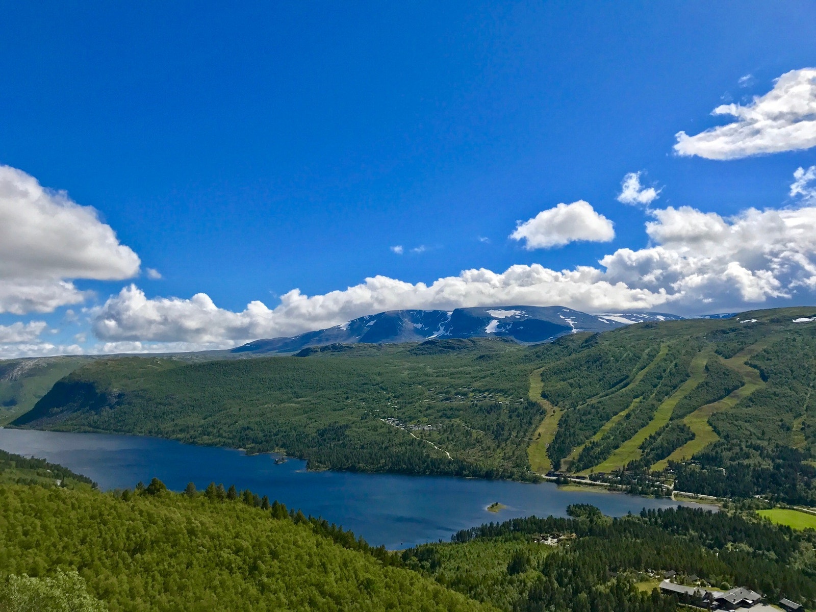 Sommerstid byr Myrland og Sudndalen på uendelige muligheter Galleribilde
