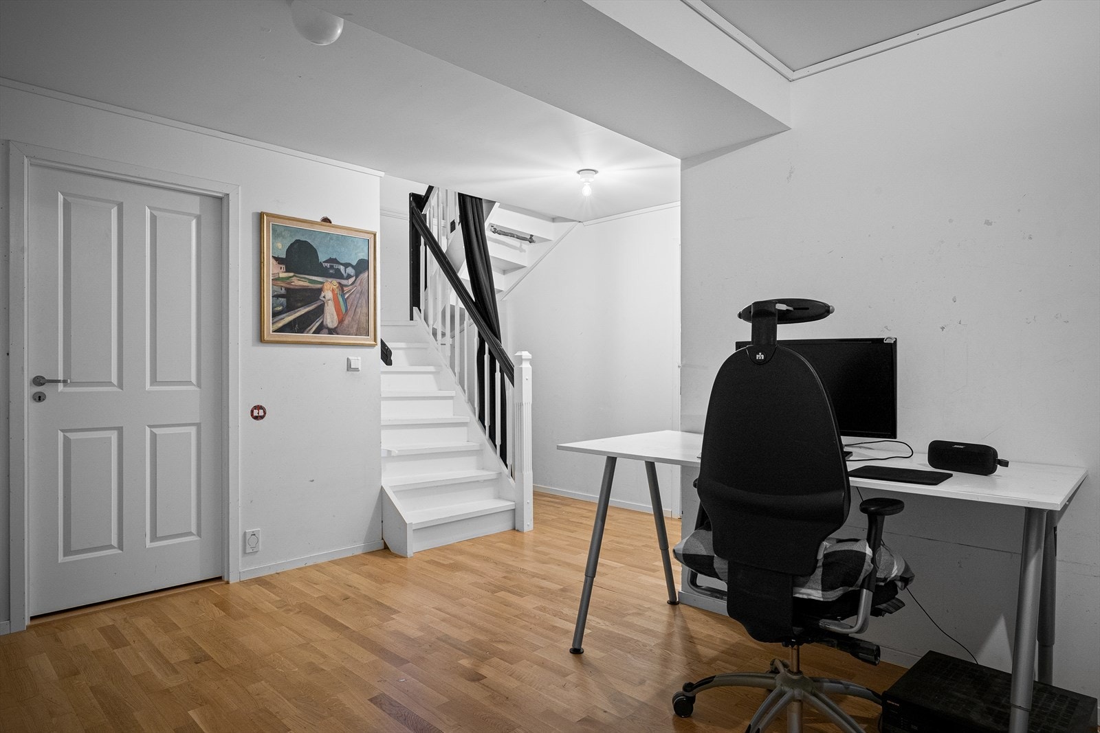 Trapp ned til underetasjen. Galleribilde