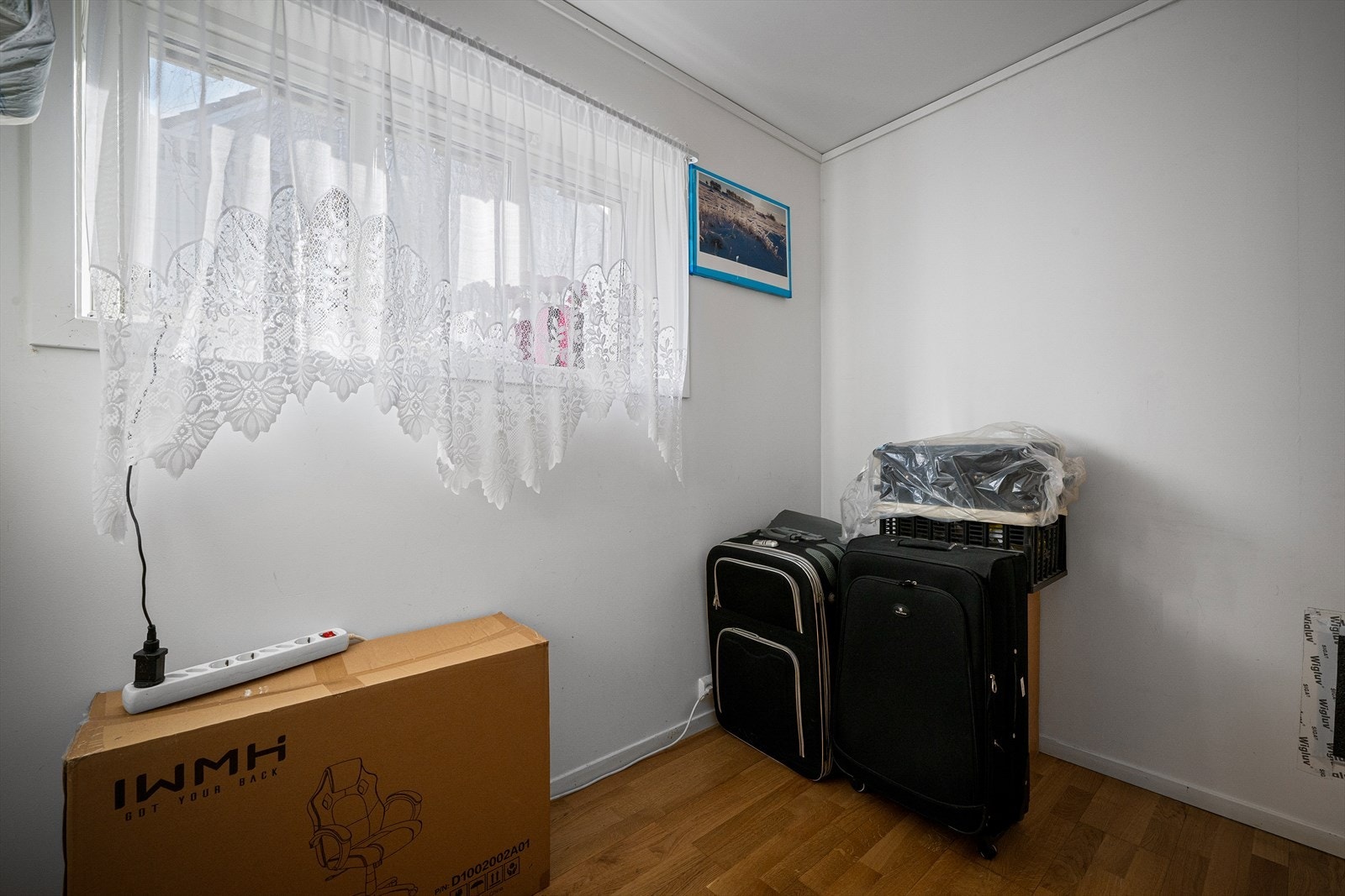 I tillegg er det to boder i underetasjen som gir gode lagringsmuligheter. Galleribilde