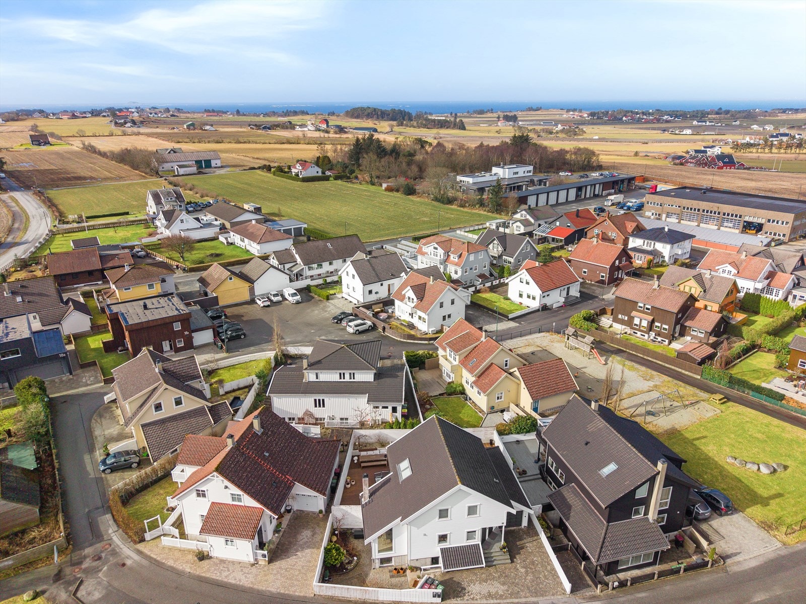 Fra eiendommen er det kun 3 minutters gange til bussholdeplassen Visteveien, med forbindelser til Stavanger. Galleribilde