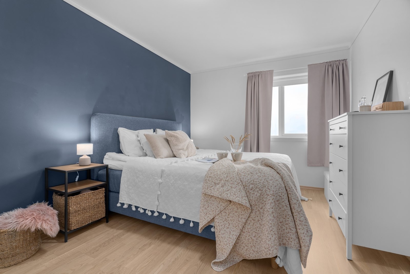 Leiligheten har 2 romslige og innbydende soverom. Galleribilde