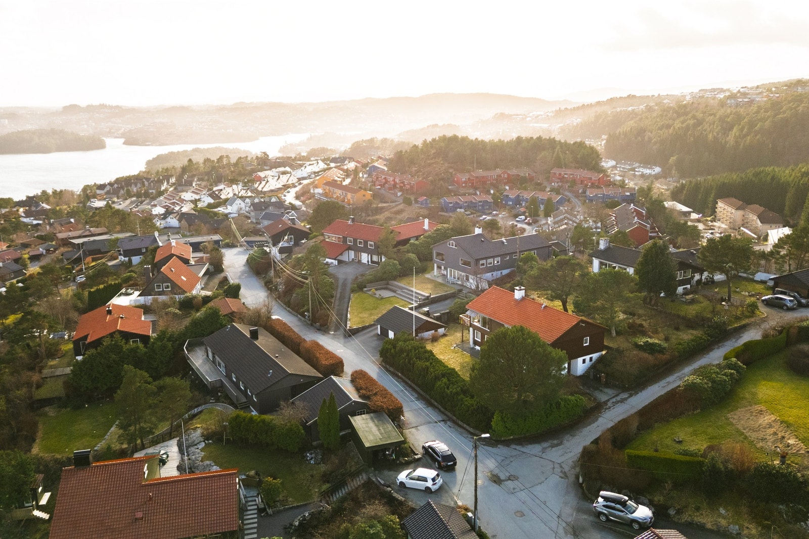 Området byr på et hav av turmuligheter som blant annet Løvstakken, Gullsteinen, Langeskogen og Gamlehaugen. Galleribilde