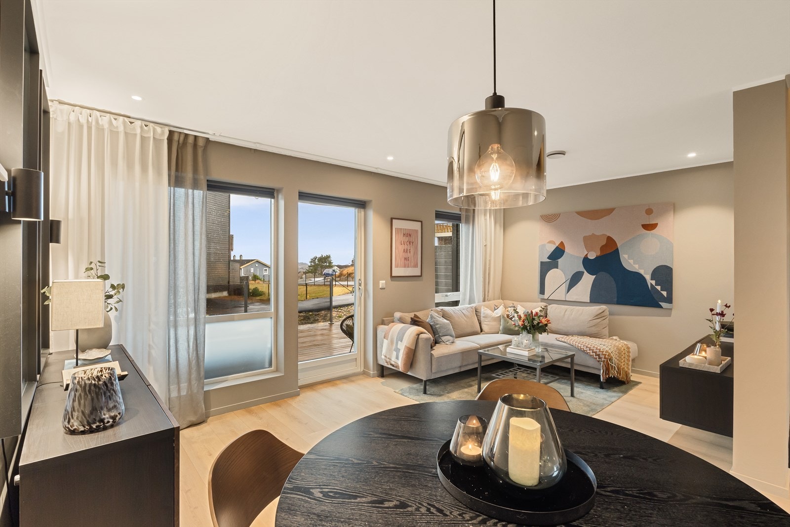 Perfekt for å samle familie og venner til middager og hyggelige sammenkomster. Galleribilde