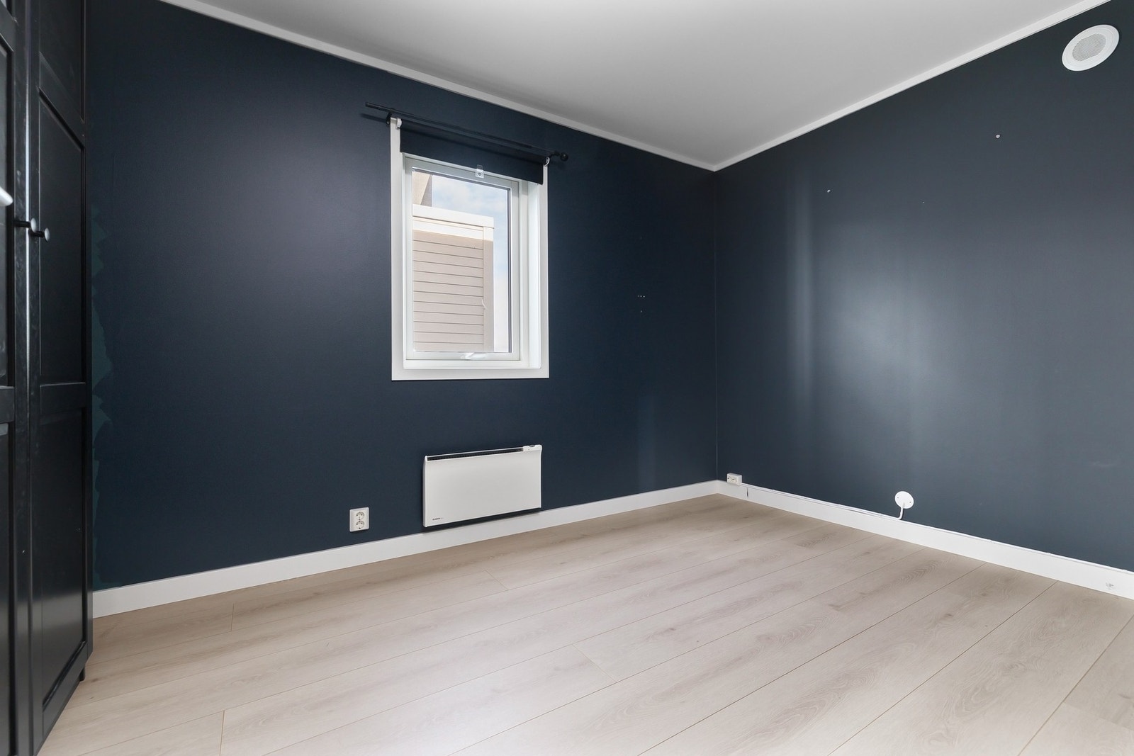 Soverom 3: Soverom med rolig og behagelig fargevalg Galleribilde