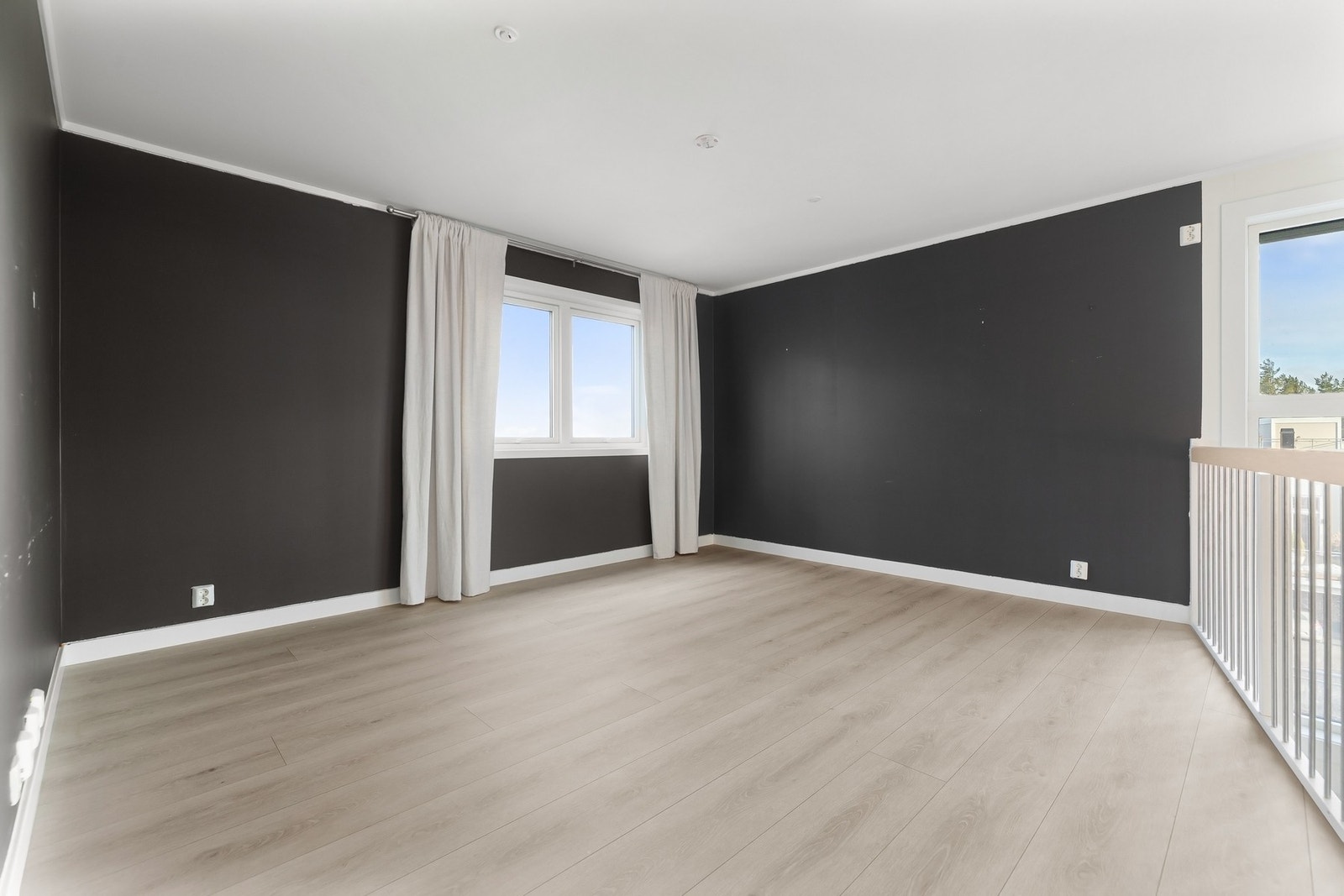 Perfekt allrom med plass til både avslapning og sosiale soner. Galleribilde