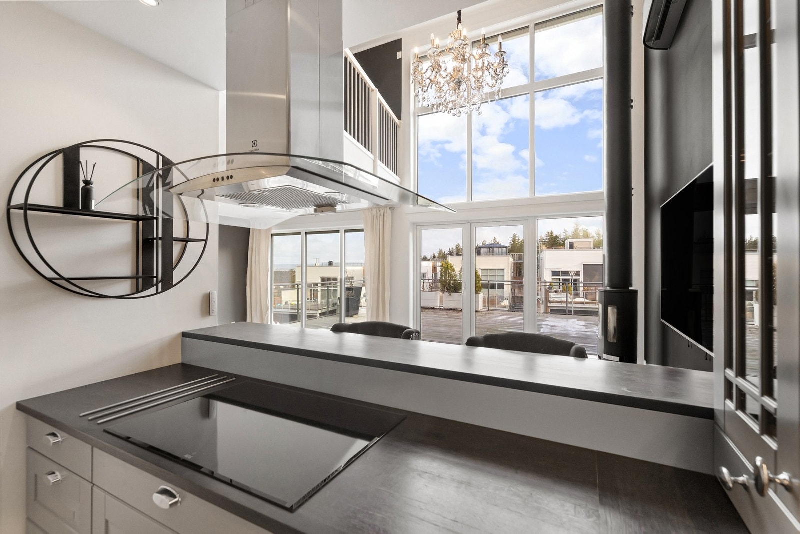 Kjøkken med barløsning - perfekt for sosiale sammenkomster. Galleribilde