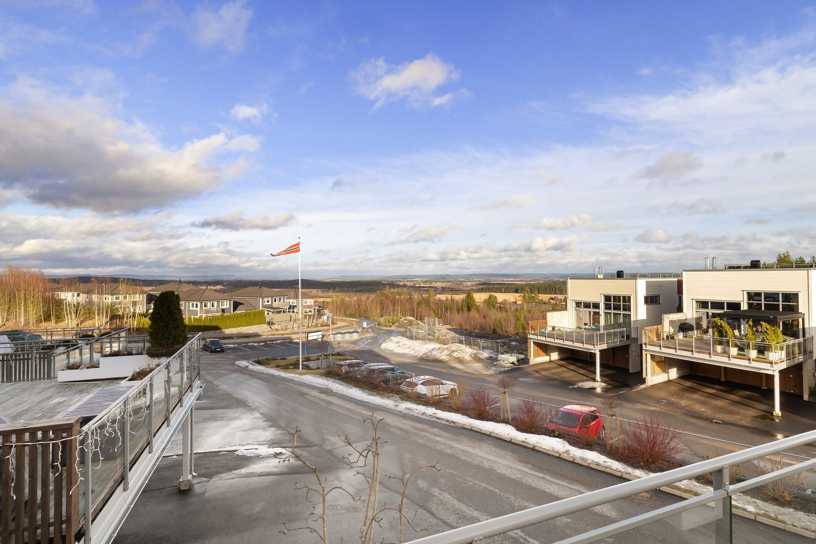 Utsikt mot nabolaget. Galleribilde