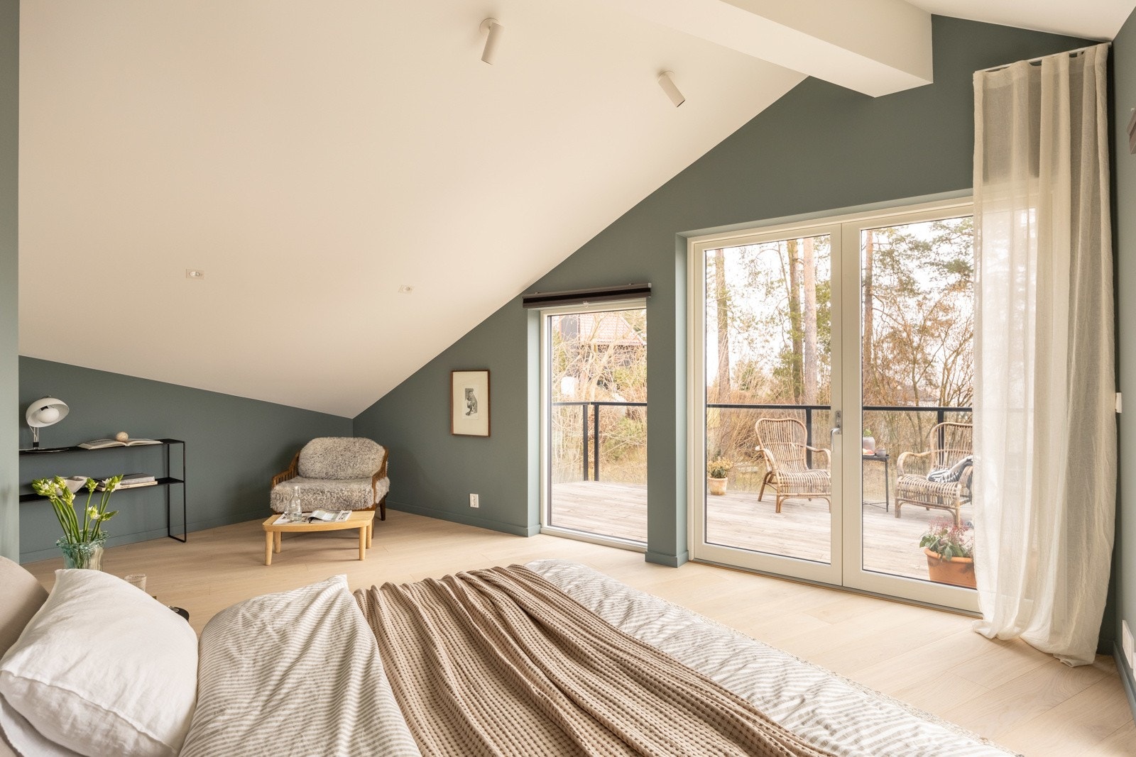 Plass til alt av ønskede soveroms- og oppbevaringsmøblement. Galleribilde