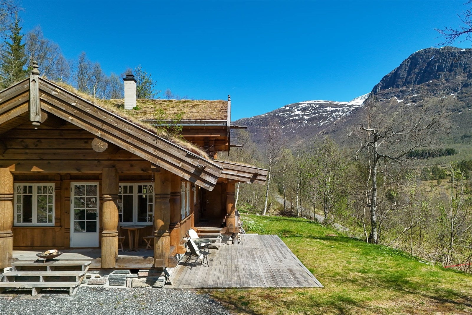 Seljebotn 19 presenteres av Eiendomsmegler MNEF Terje Hoel. Foto: Ingvald Kaldhussæter Galleribilde