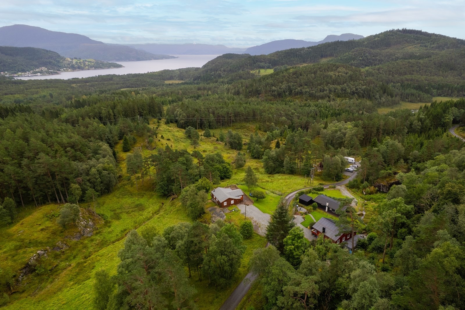 Fin utsikt over Økstrafjorden. Galleribilde