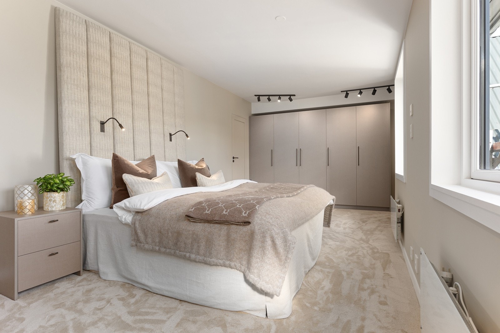 Soverommet vender mot bakgård Galleribilde