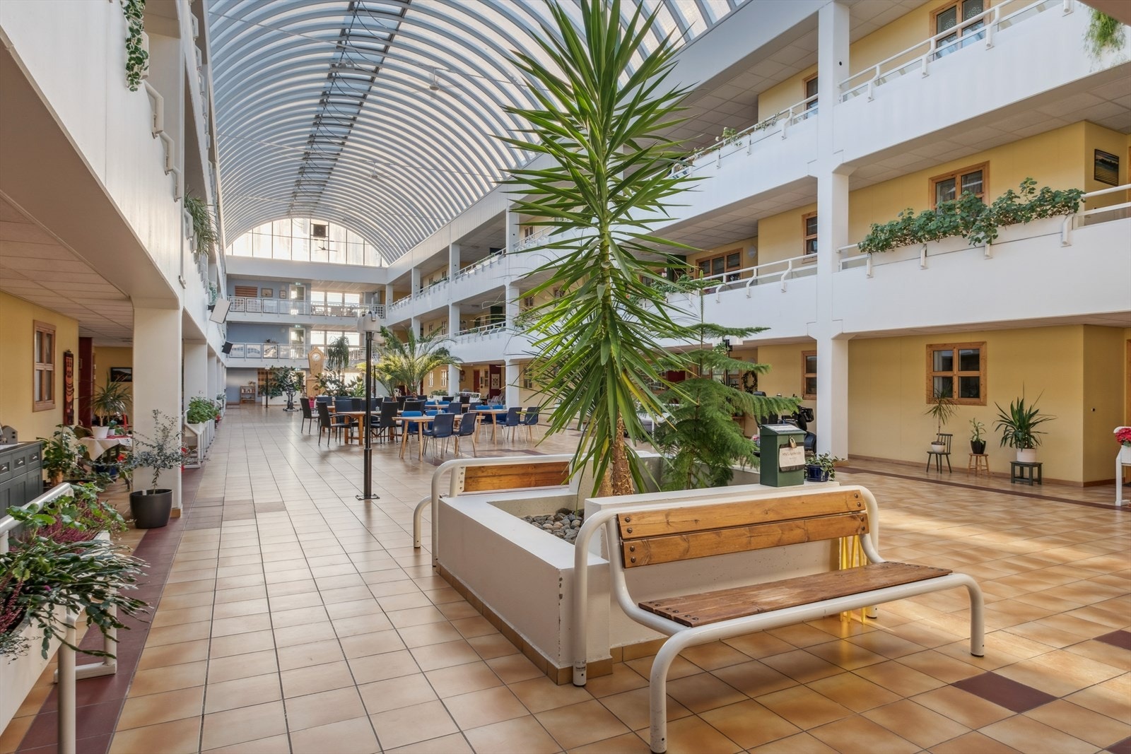 Leiligheten har adkomst direkte fra disse flotte fellesarealene Galleribilde