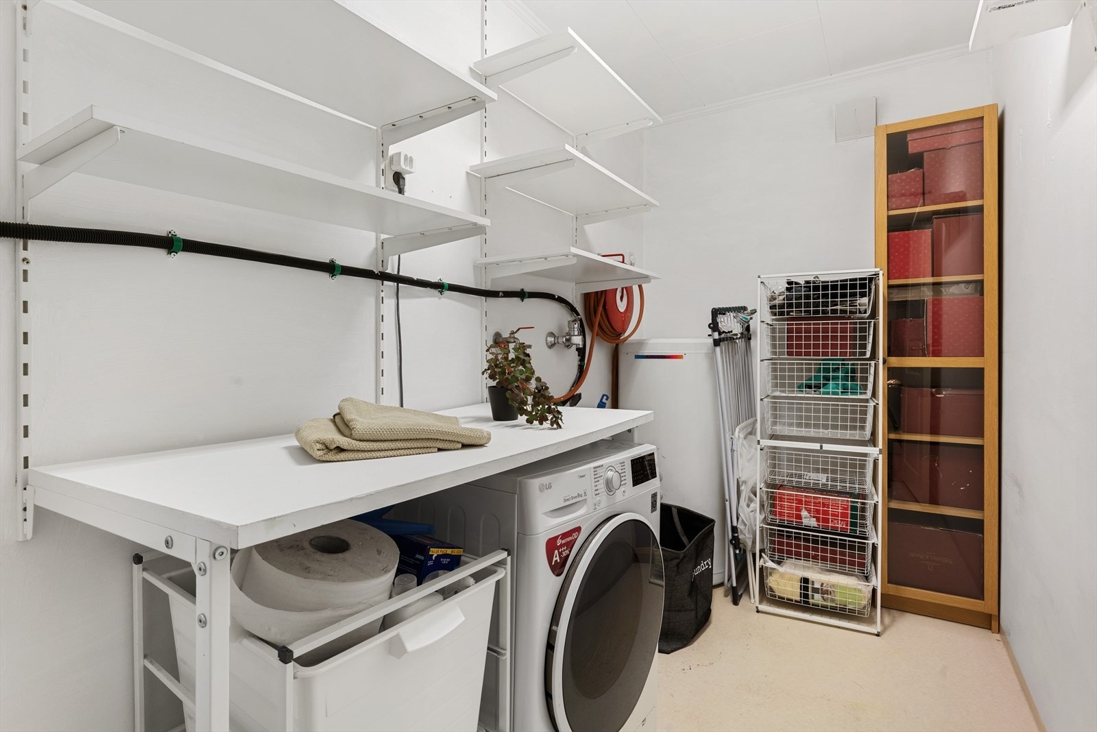 - Med egen vaskerom kan du holde hverdagsrotet adskilt - Galleribilde