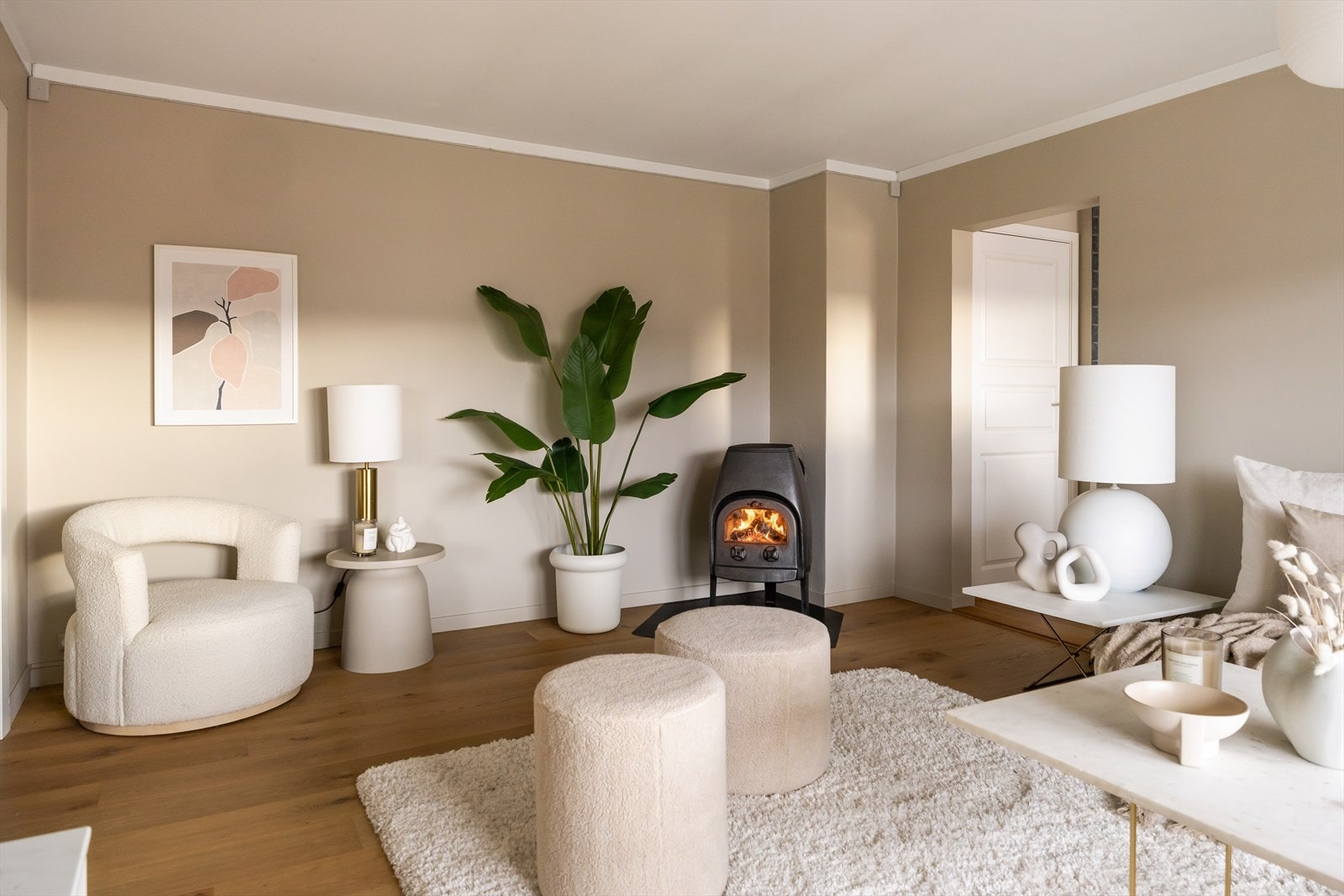 Leiligheten har et eget vaskerom med opplegg for vaskemaskin. Galleribilde