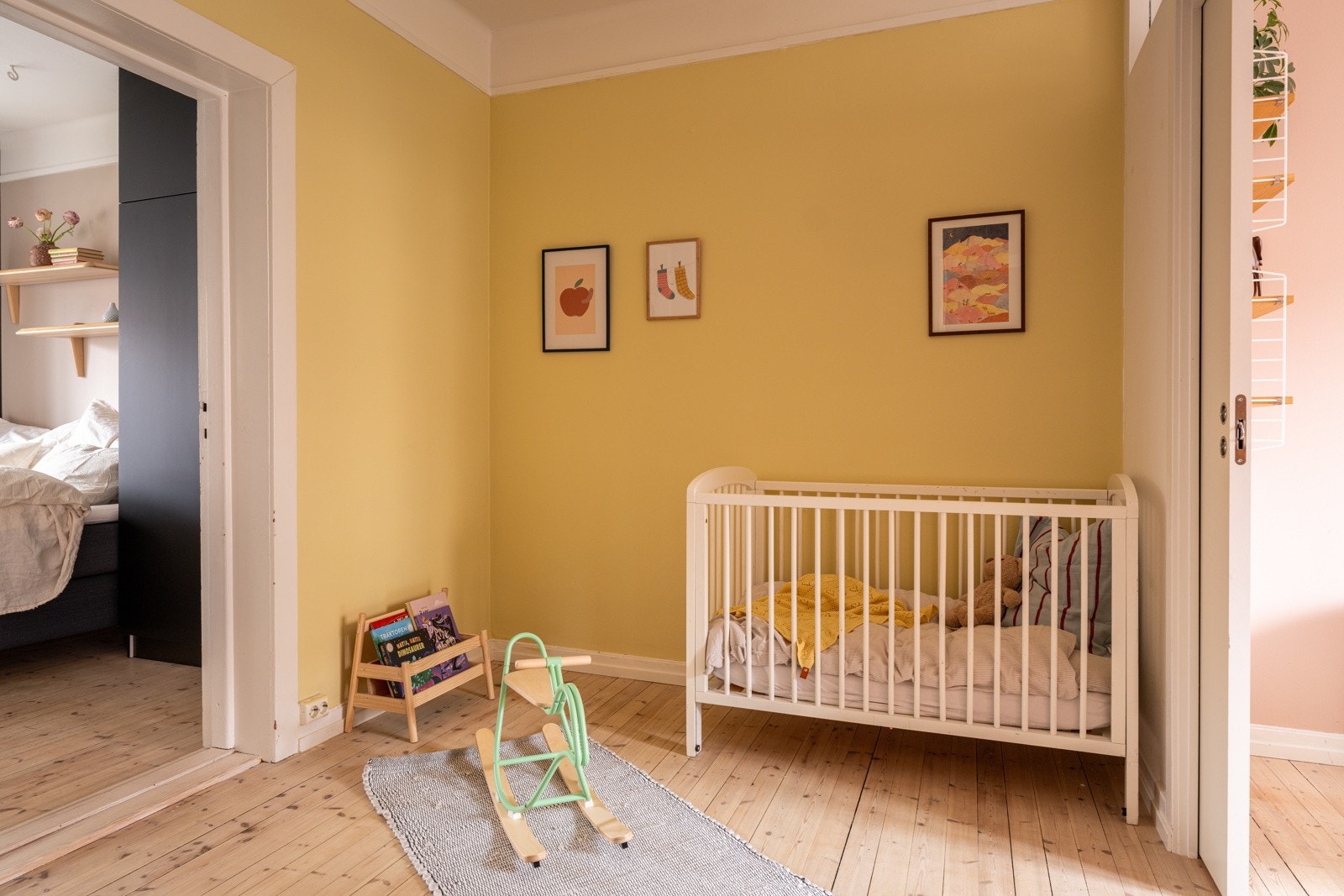 - Praktisk rom med adkomst fra begge soverom og spisestue - Galleribilde