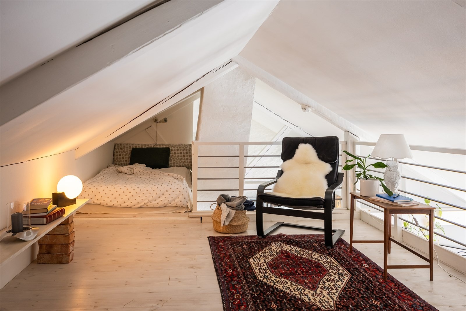 Hems med gulvareal på 15 m² med flere møbleringsmuligheter. Galleribilde