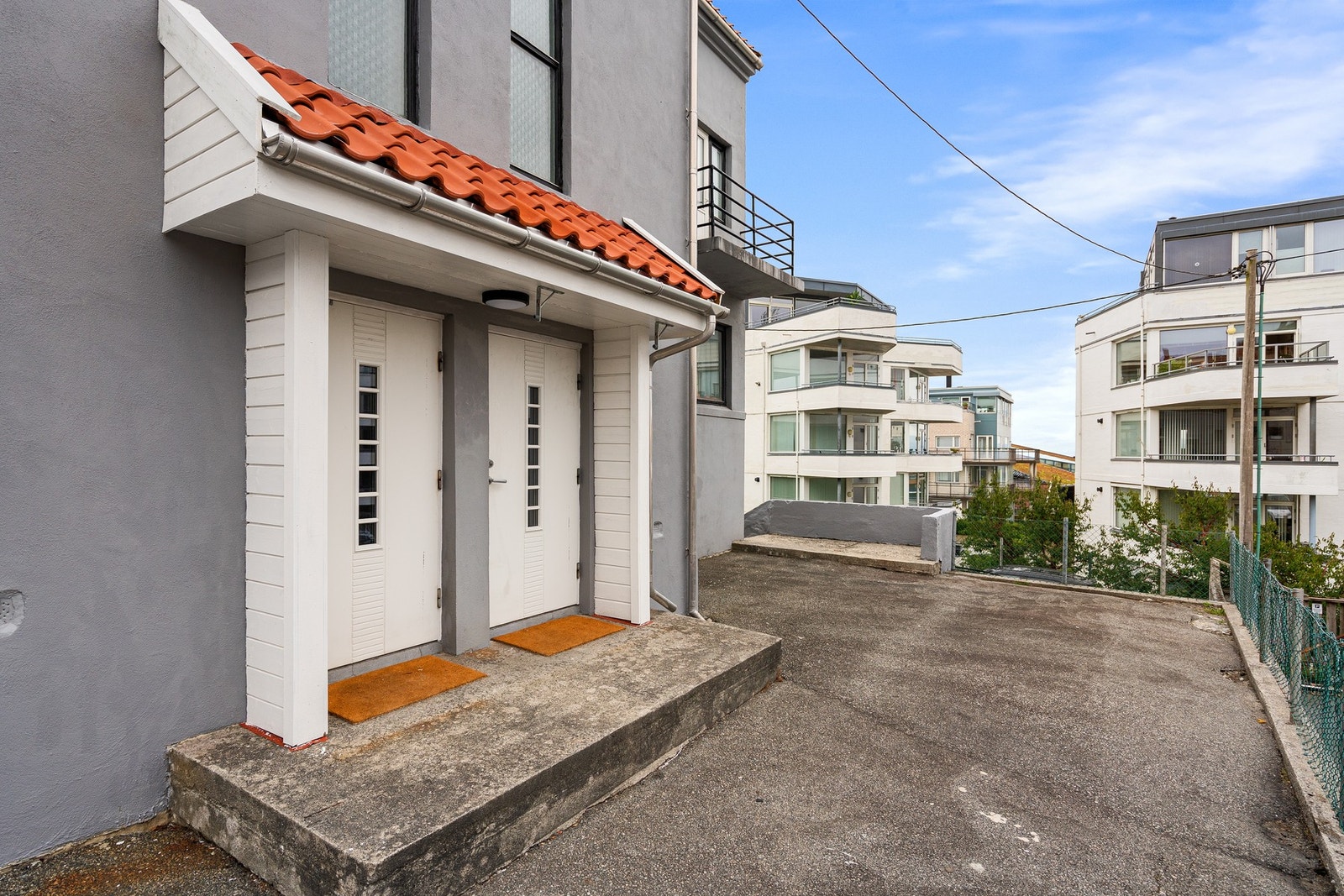 Inngangsparti. Galleribilde