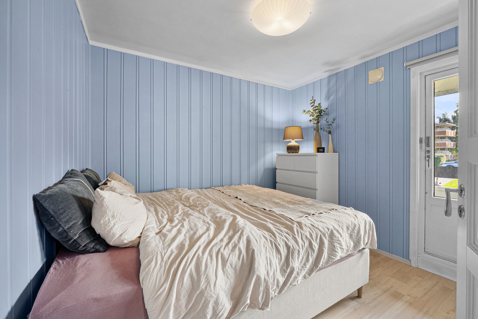 Soverommet er på hele 9,3m² og har god plass til ønsket møblement. Galleribilde