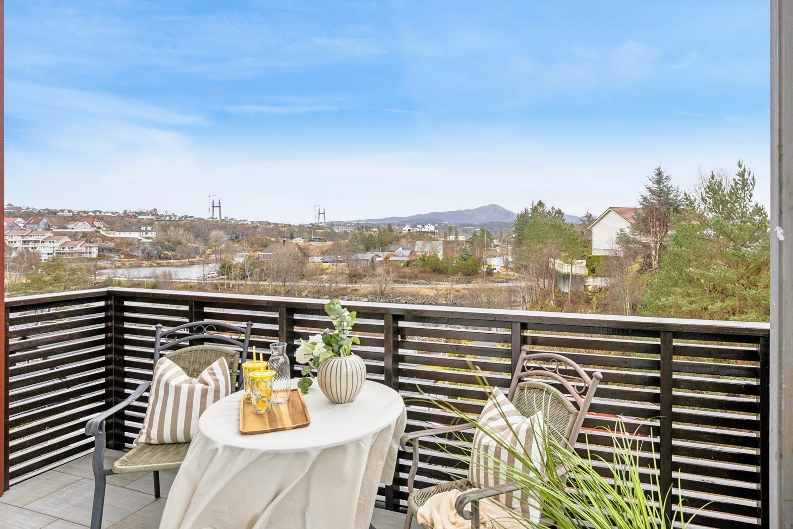 God plass til hagemøblene som kan stå ute hele året! Galleribilde