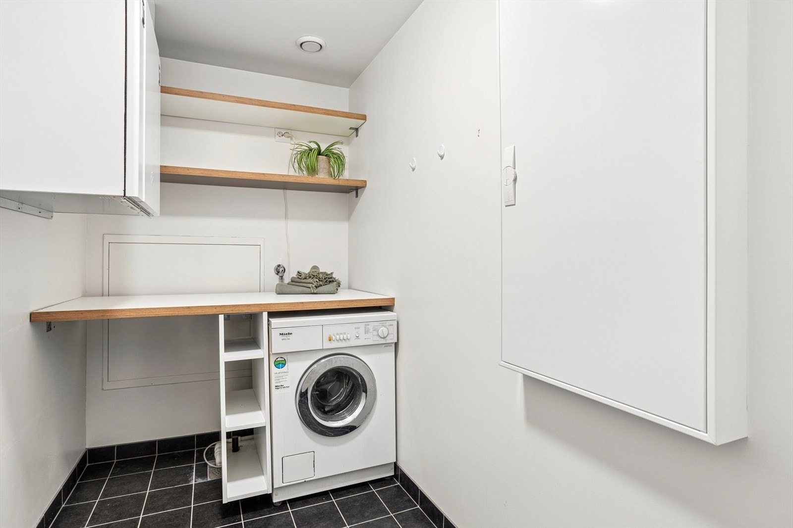 Svært praktisk med separat vaskerom / bod! Galleribilde