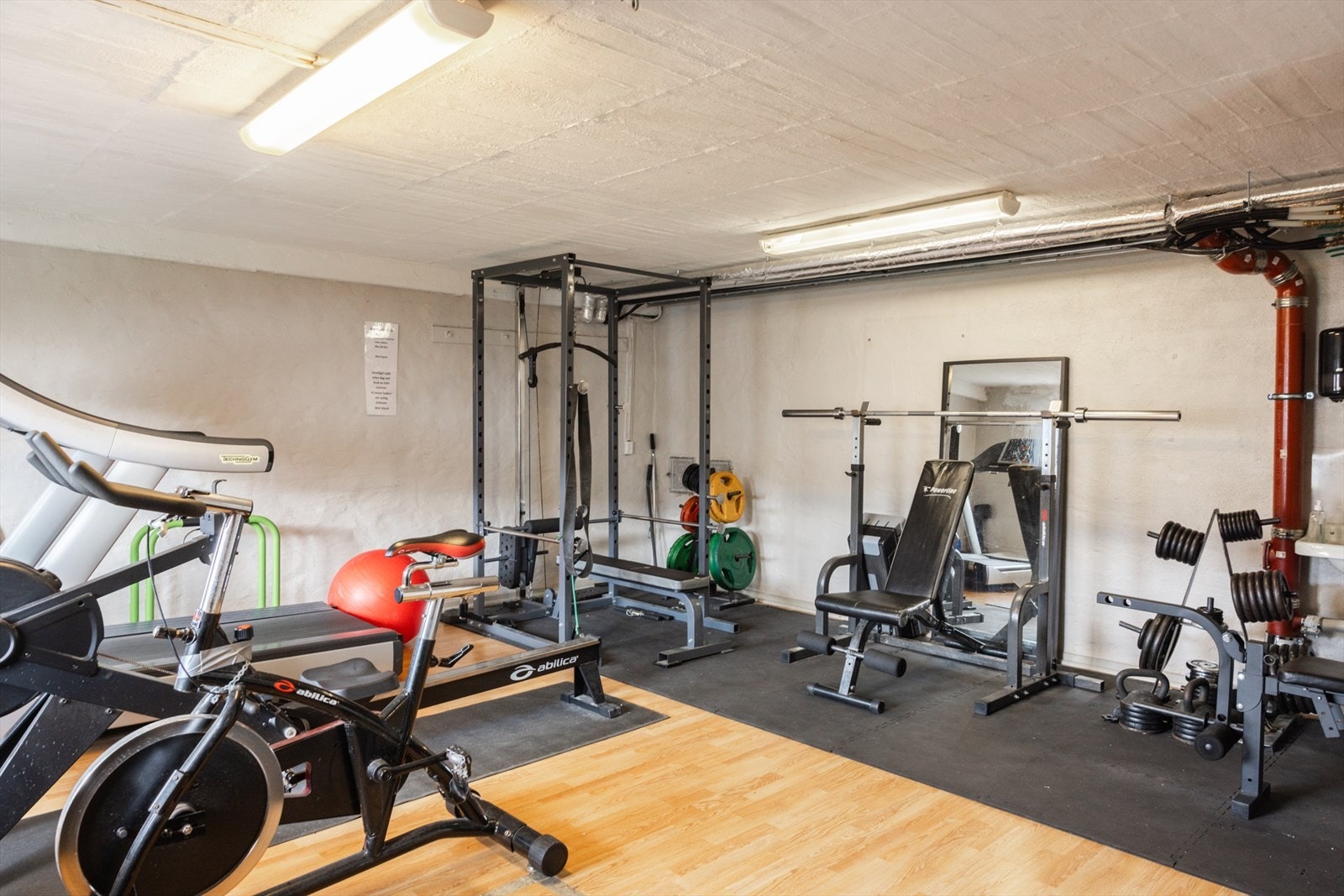 Det er også treningsrom i bygget. Galleribilde