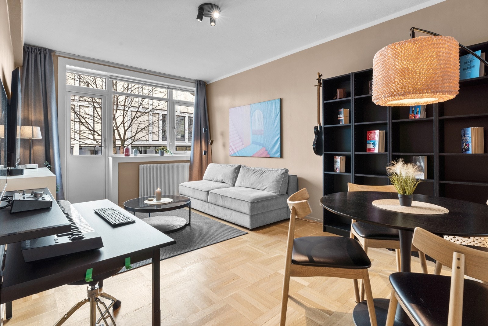 Her kommer du til lys og flott 2-roms med attraktiv beliggenhet på Øvre Grünerløkka, like ved Ringnes Park. Galleribilde