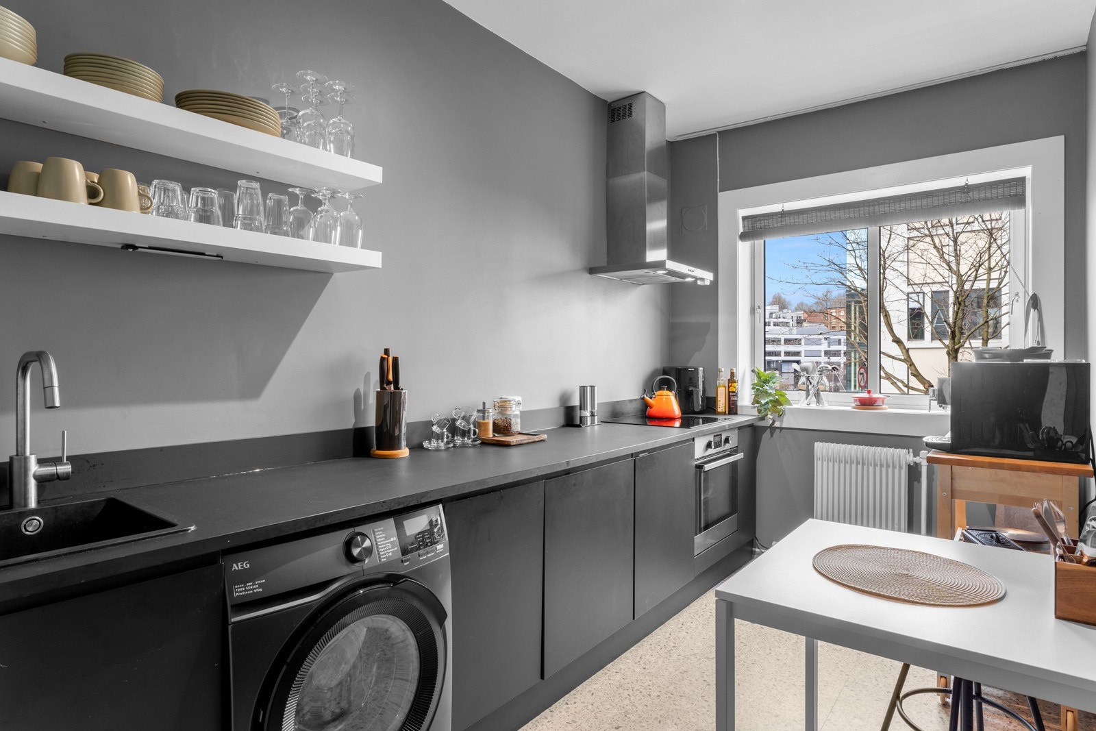 Flott, separat kjøkken med innredning fra 2022. Galleribilde