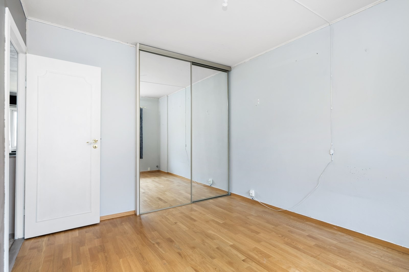 Soverom 2.etasje, måler ca. 12,2 m². Galleribilde