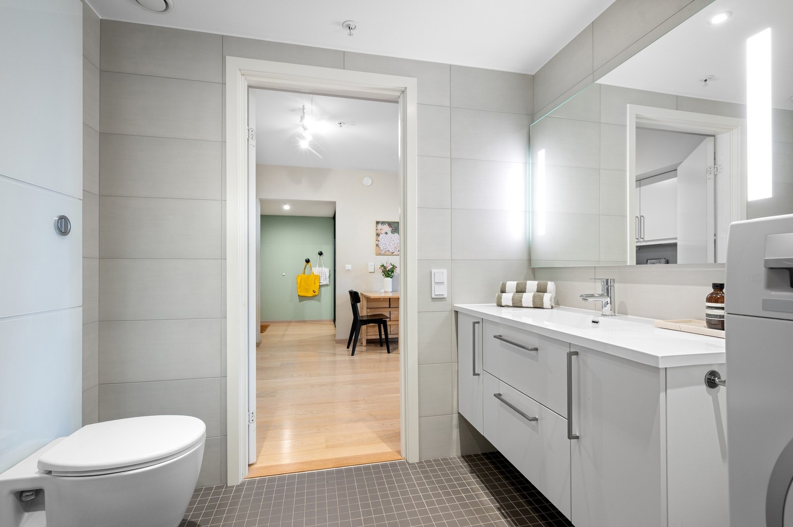 Badet har varmekabler i gulv. Galleribilde