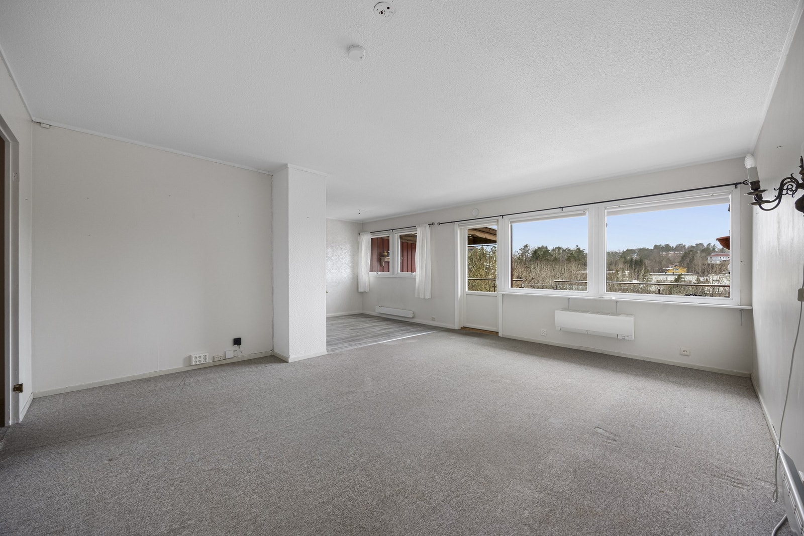 Lys og åpen stue. Galleribilde