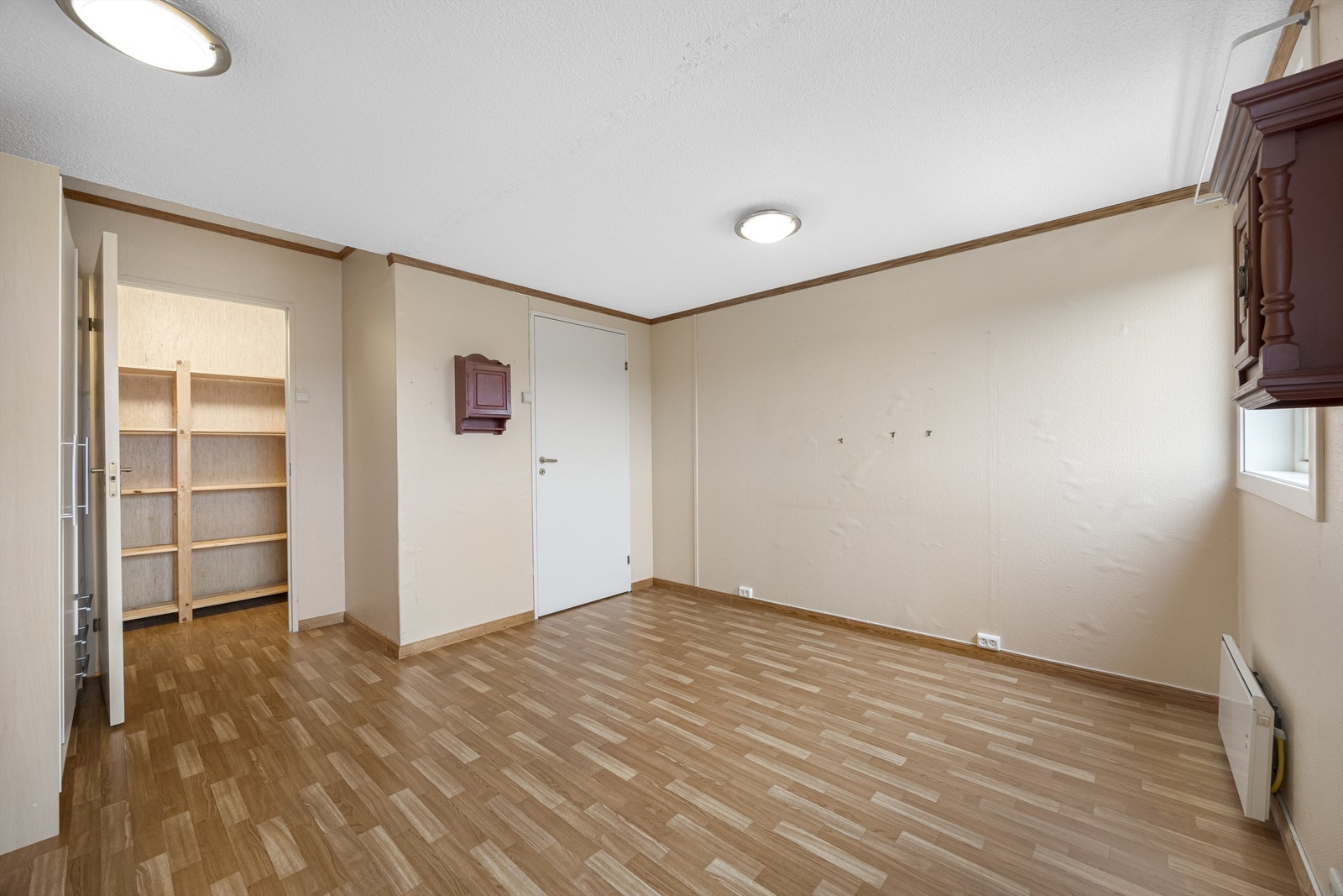 Hvert soverom har tilhørende bod, perfekt for oppbevaring av både klær og gjenstander. Galleribilde