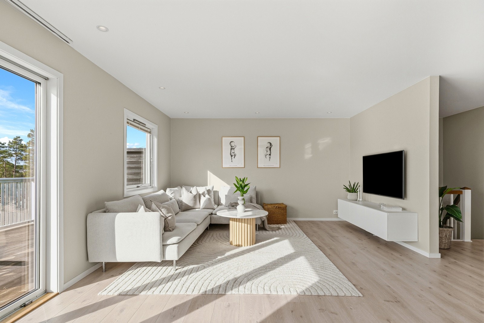 Del av stuen er på de opprinnelige tegningene av boligen tegnet inn som soverom nr. 3 Galleribilde