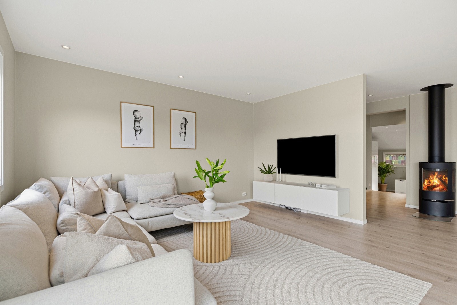 Del av stuen er på de opprinnelige tegningene av boligen tegnet inn som soverom nr. 3 Galleribilde