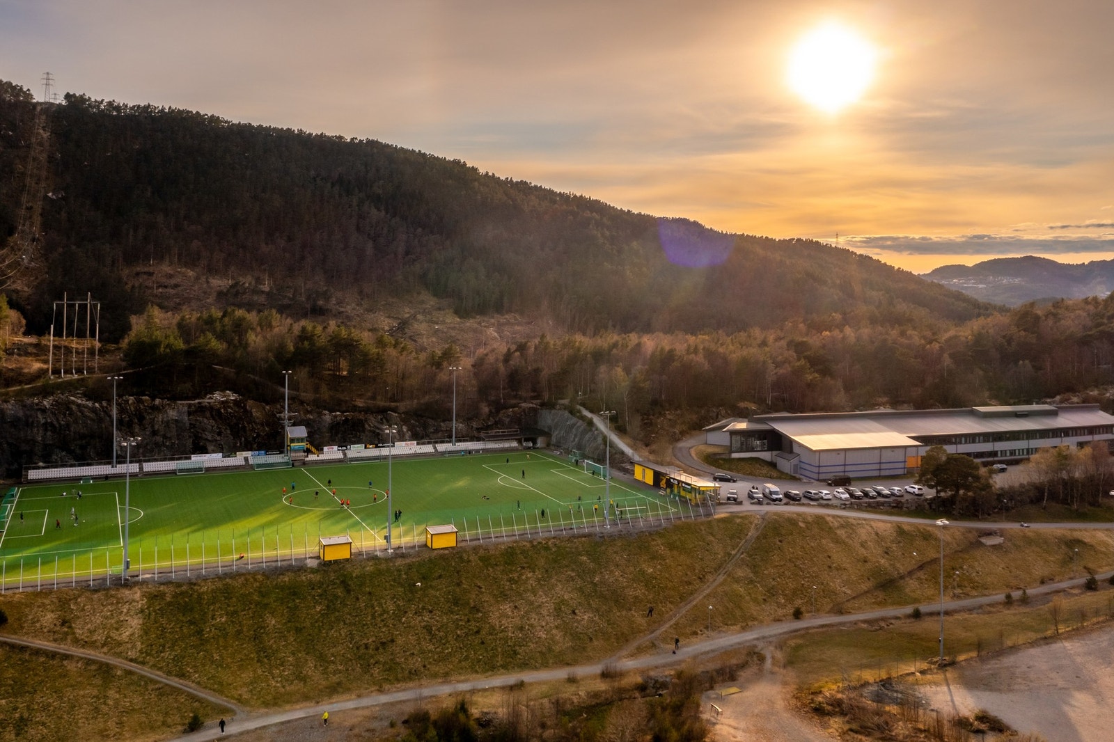 Området er barnevennlig med gangavstand til skole, barnehage, idrettsanlegg og kollektivtilbud Galleribilde