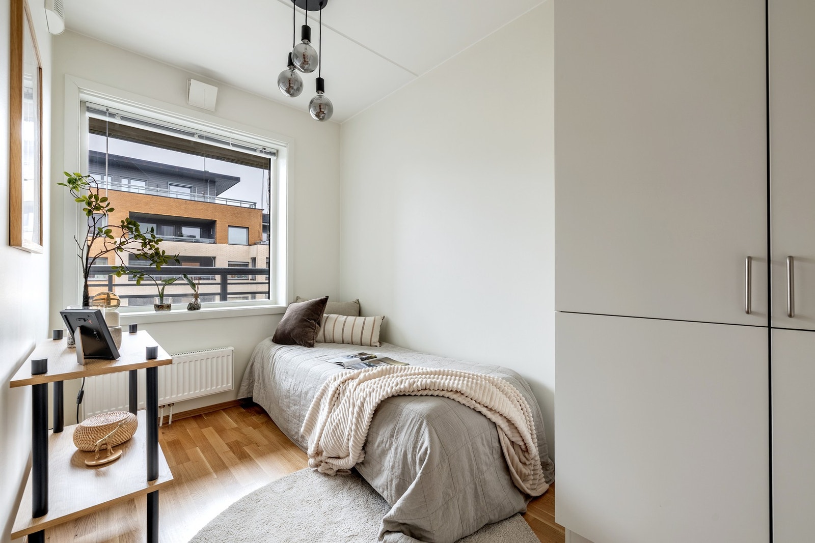 Det andre soverommet er ideelt som barnerom eller kontor. Galleribilde