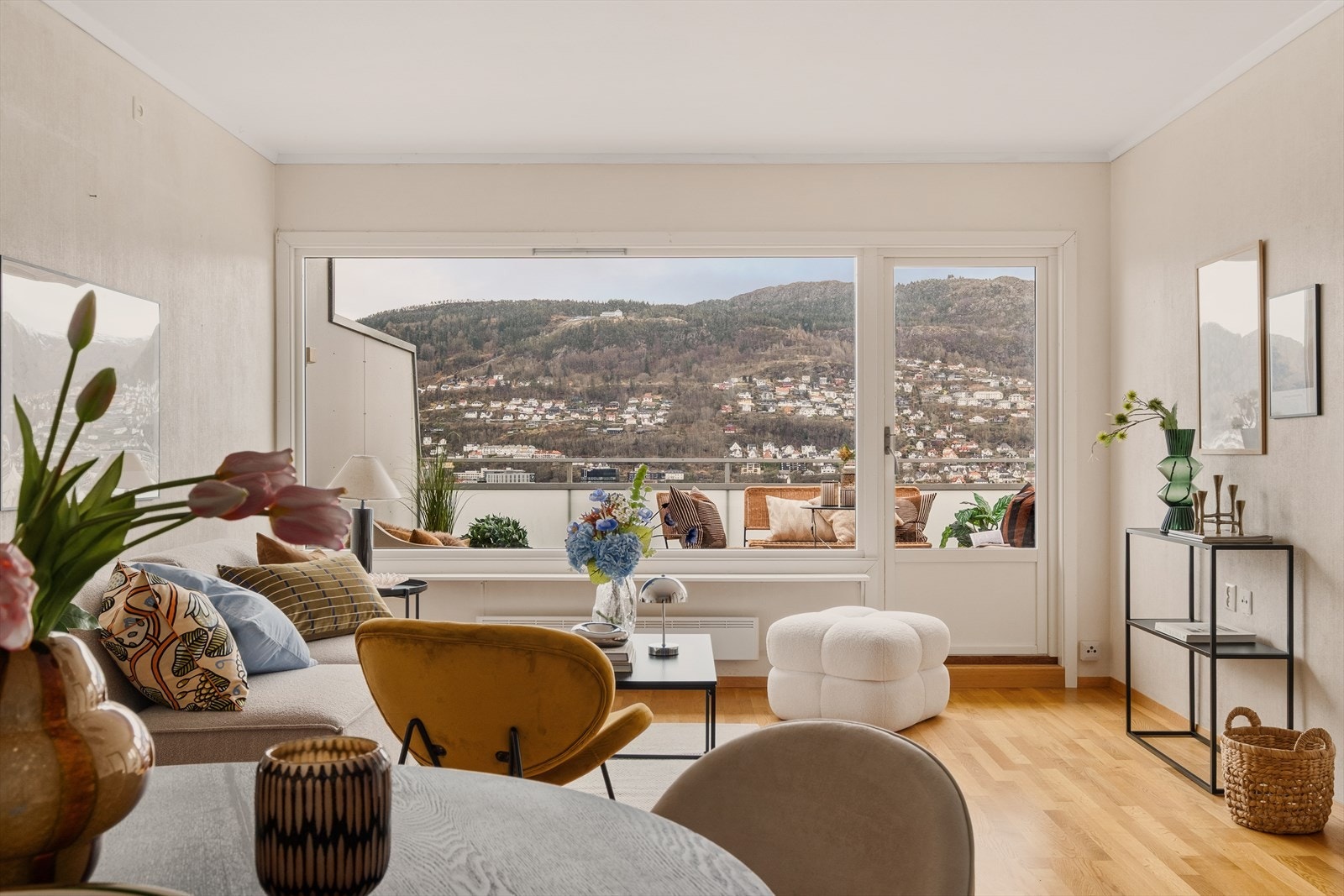 Stille, fredelig og usjenert Galleribilde