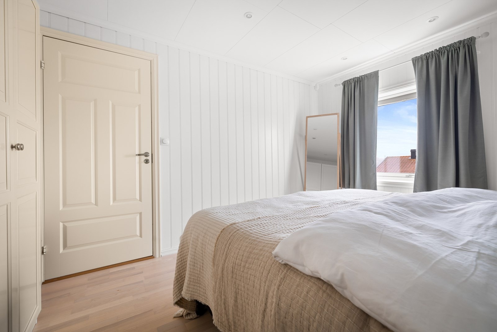 Også dette rommet har en god størrelse og fine lysforhold. Galleribilde