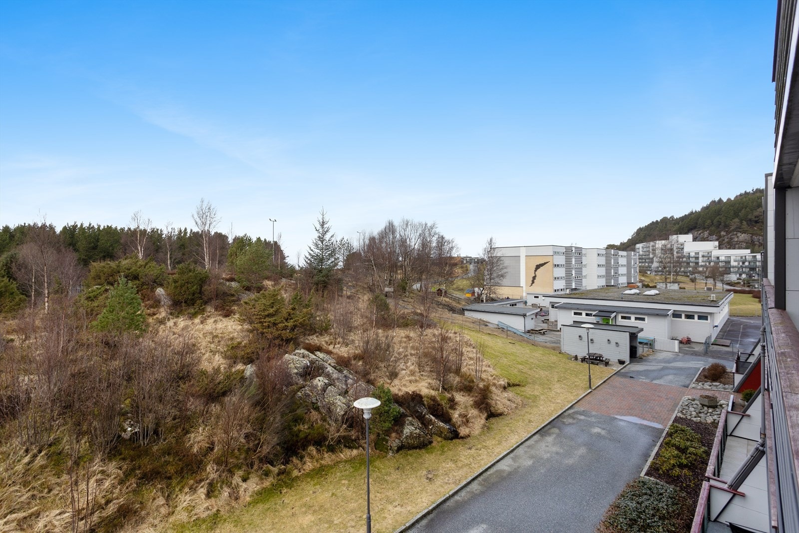 Det er kort gange til buss og dagligvare. Galleribilde