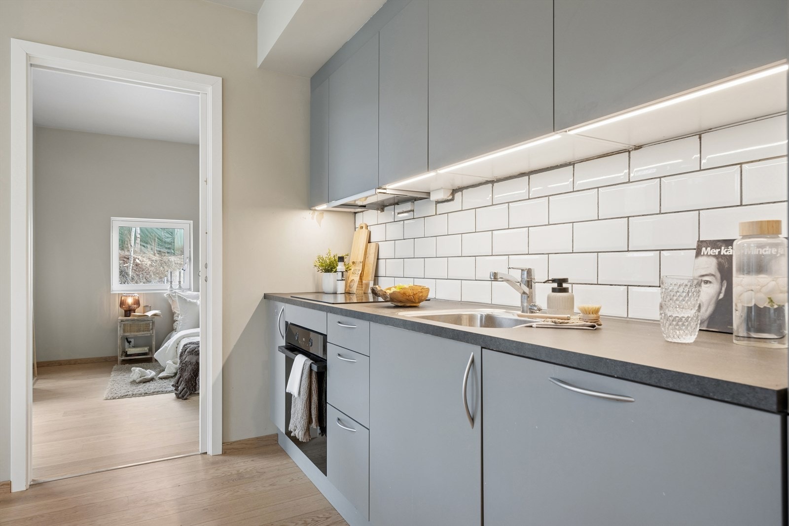 Vannbåren varme i gulv gir en jevn og behagelig temperatur i alle oppholdsrom. Galleribilde