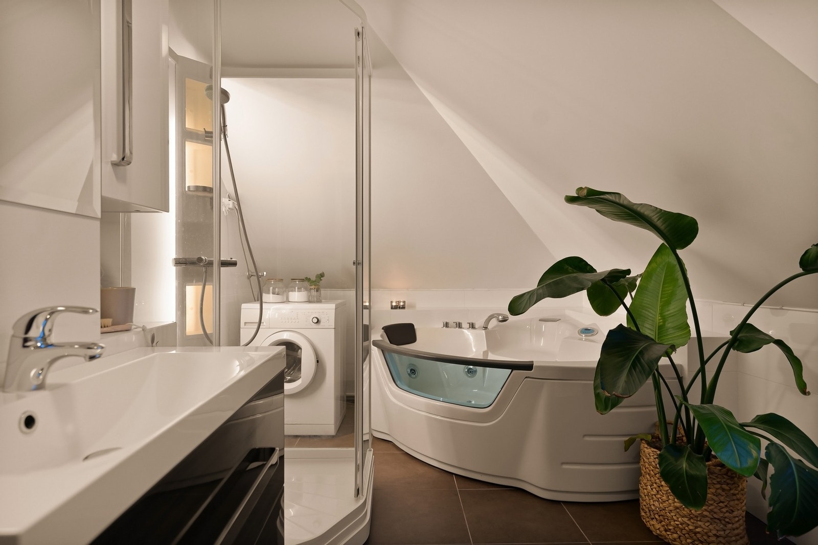 Flislagt bad Galleribilde