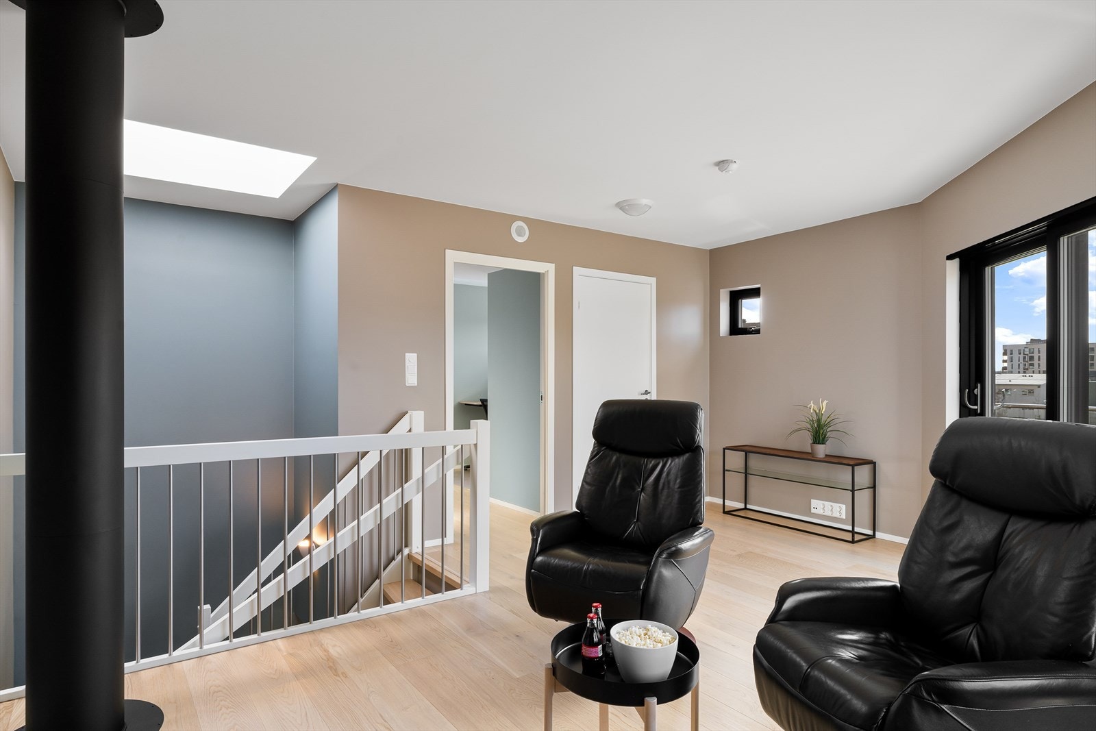 Direkte adkomst til en flott og innbydende takterrasse. Galleribilde